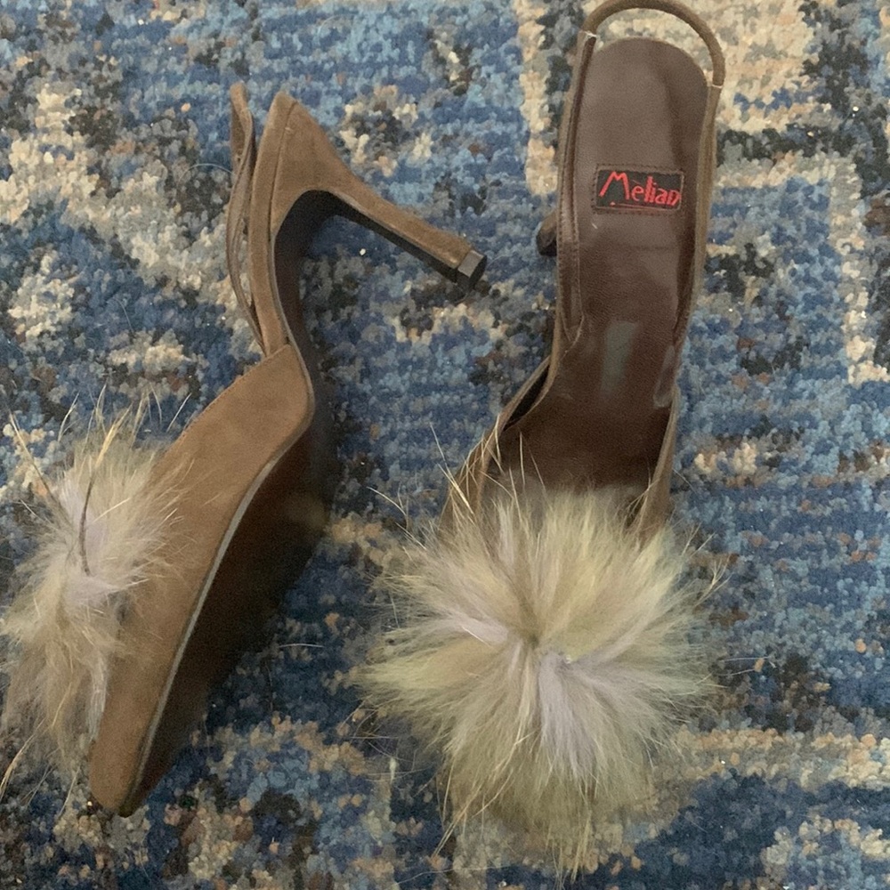 Mèlian brown heel leather stiletto sling back with fur Pom Pom.